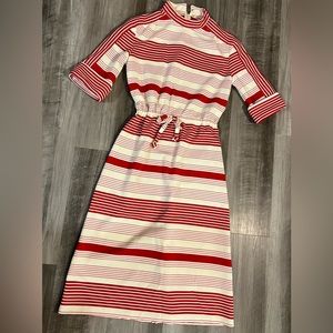Vintage 1970’s Chevron Stripe Dress Size 10- M Red & White Checkaberry Zipper